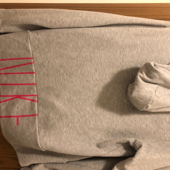 Nike Dryfit Sweater - Picture 2 of 3